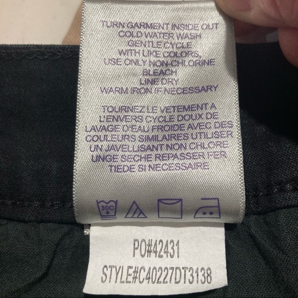 NYDJ Sz 12 Straight Leg  Rhinestone On Back Pockets In Black Jeans - Picture 6 of 7